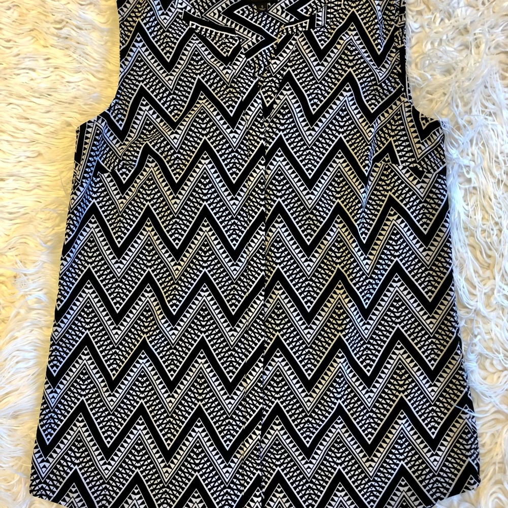 Talbots Geo Print Dressy Tank (LIKE NEW) - Picture 5 of 5